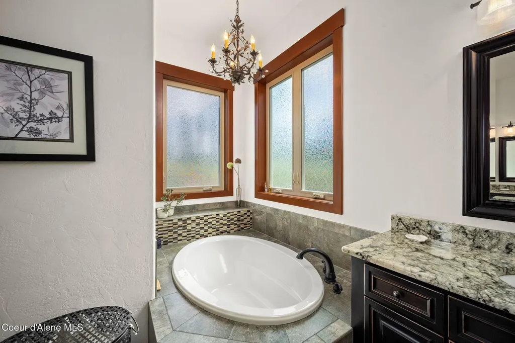 645 Eagle Crest Drive Sagle ID 83860