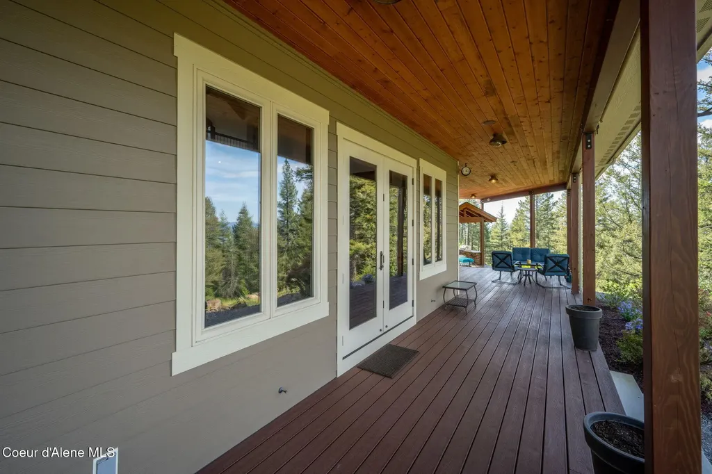645 Eagle Crest Drive Sagle ID 83860