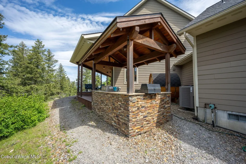 645 Eagle Crest Drive Sagle ID 83860