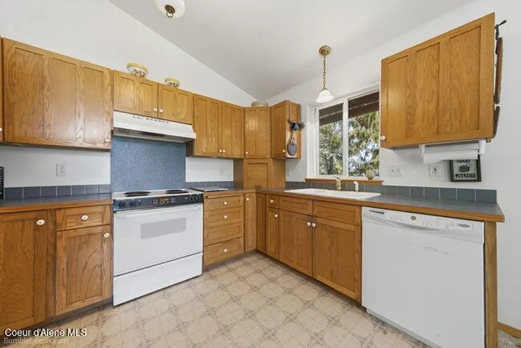 407 Spyglass Hill Road Careywood ID 83809