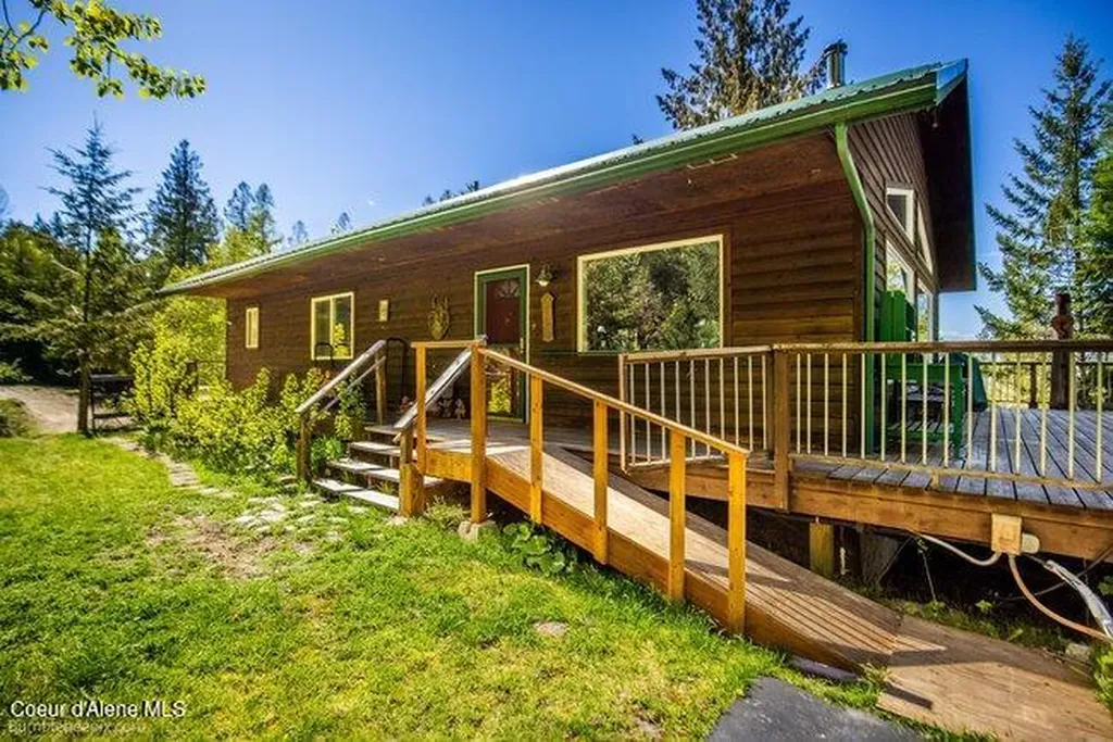 407 Spyglass Hill Road Careywood ID 83809
