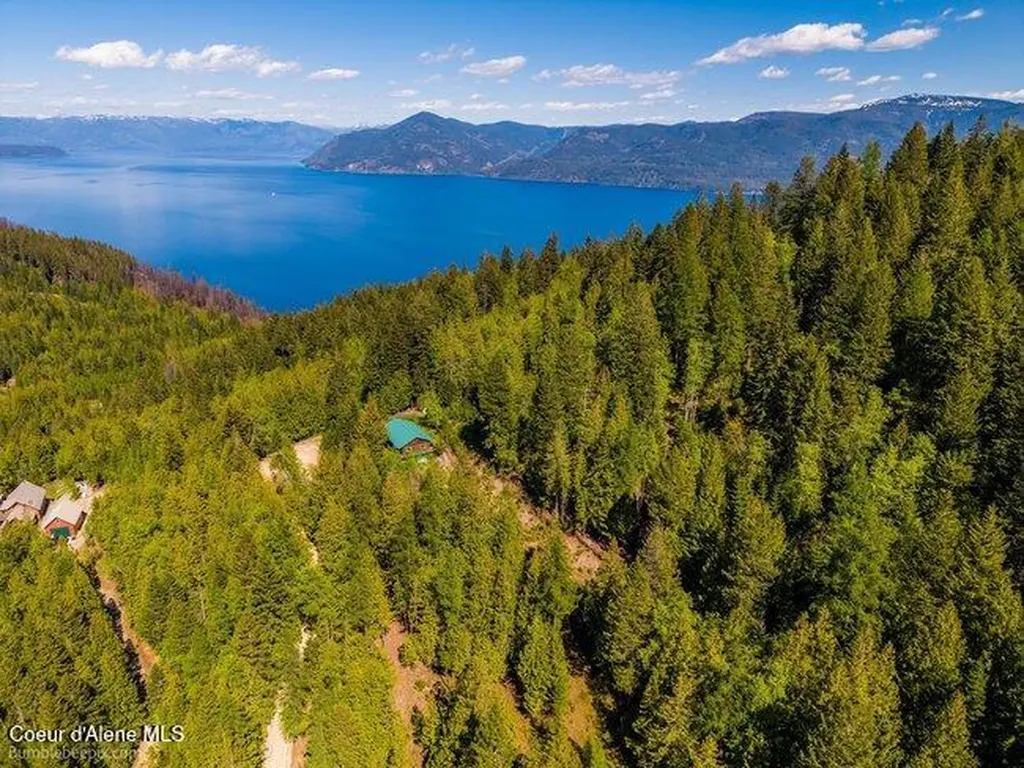 407 Spyglass Hill Road Careywood ID 83809