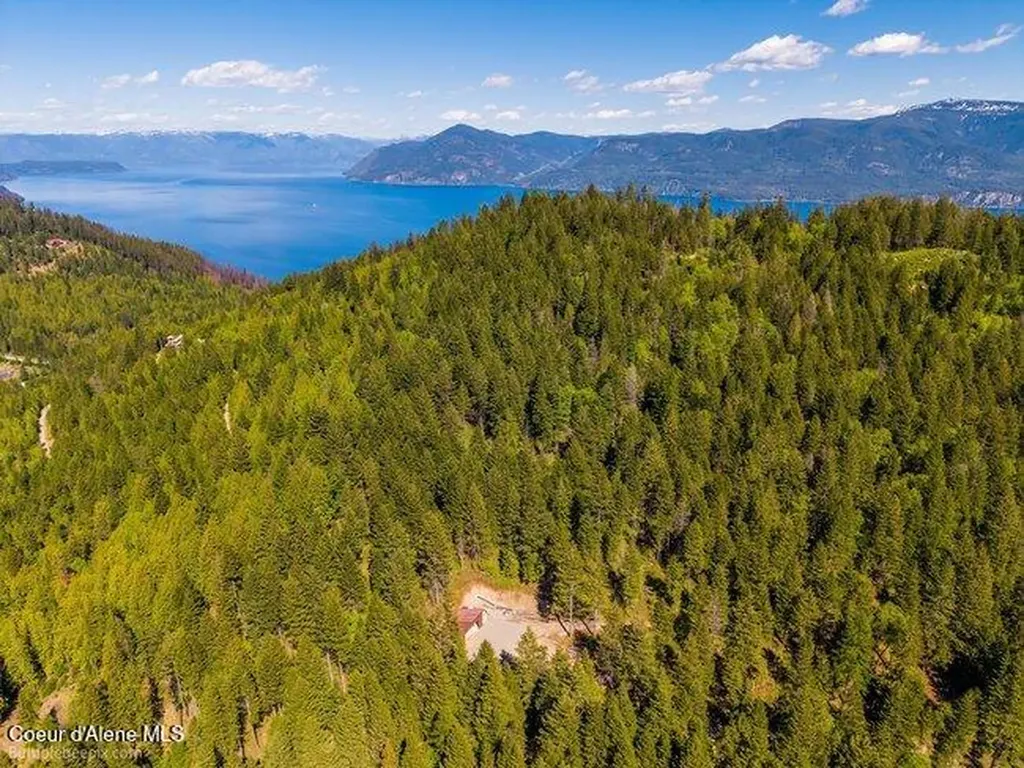 407 Spyglass Hill Road Careywood ID 83809