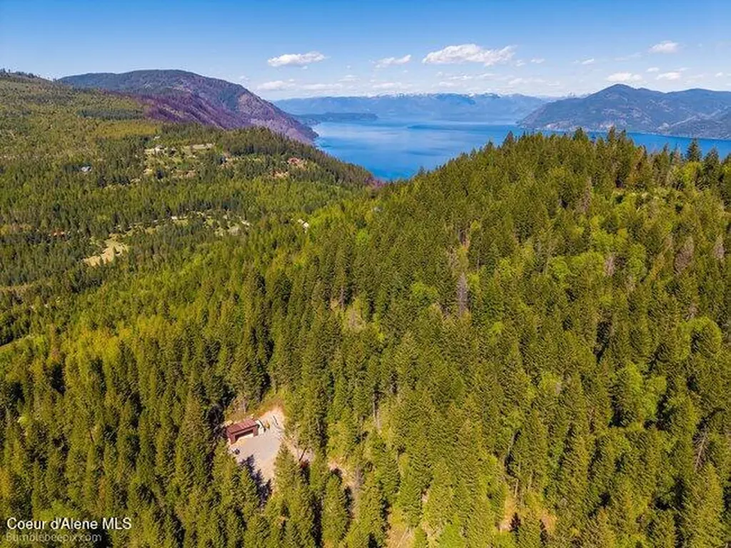 407 Spyglass Hill Road Careywood ID 83809