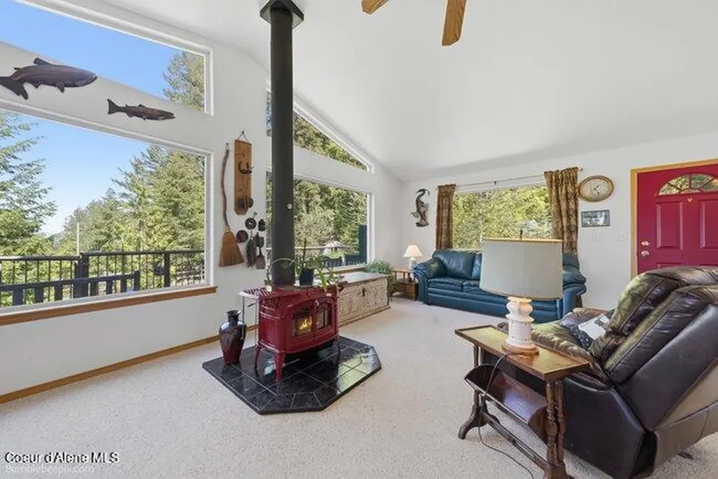 407 Spyglass Hill Road Careywood ID 83809