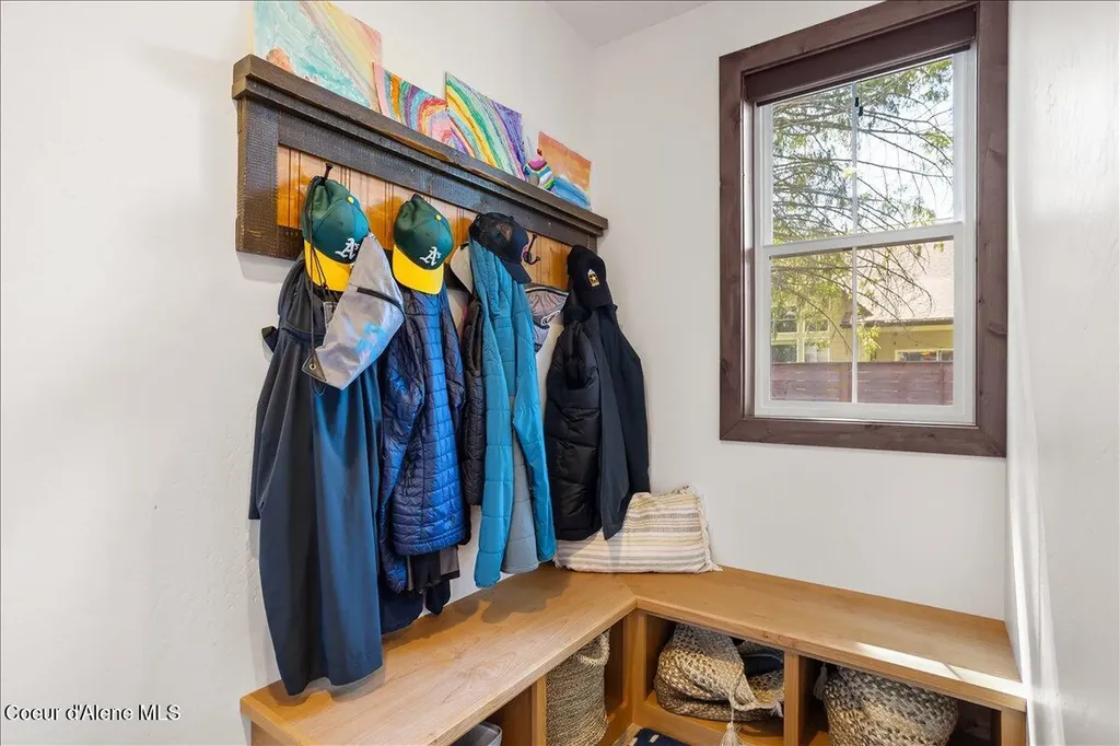 207 Madera Drive Sandpoint ID 83864