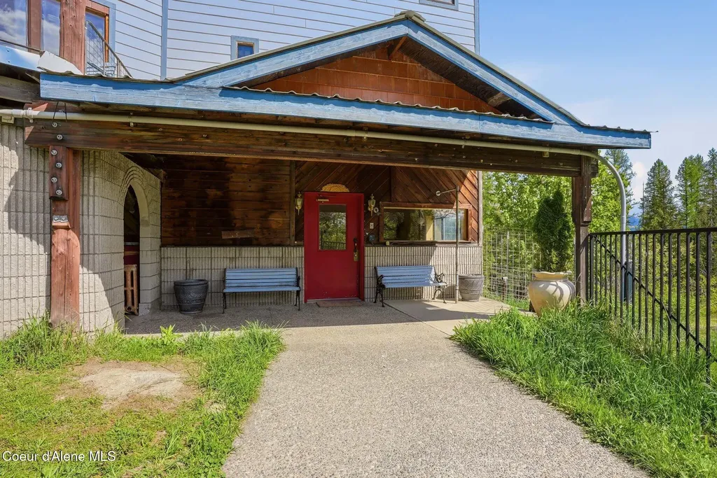 1395 Rolling Thunder Ridge Road Sandpoint ID 83864