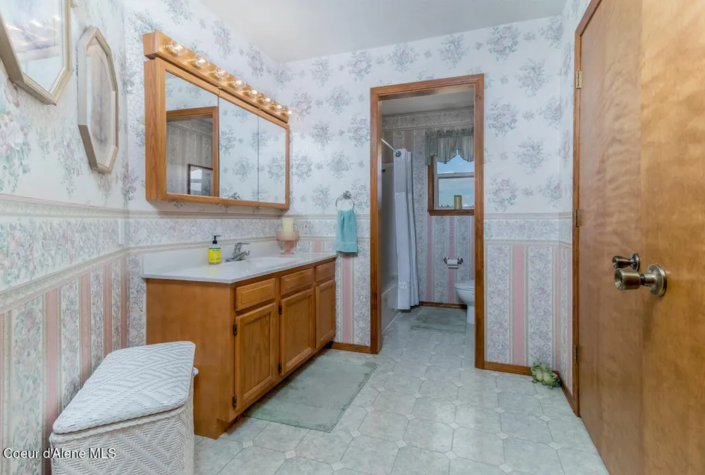 407 Fawn Lane Bonners Ferry ID 83805