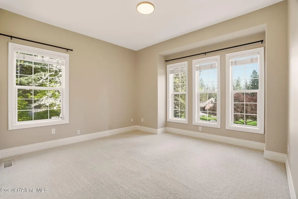 1611 E Heritage Lane Spokane WA 99208