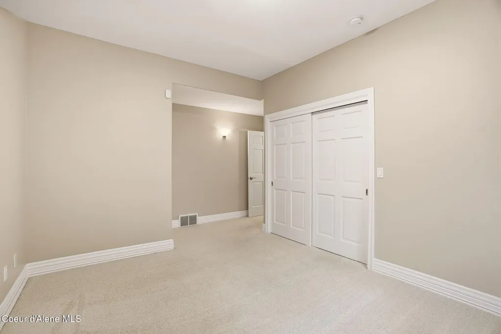 1611 E Heritage Lane Spokane WA 99208