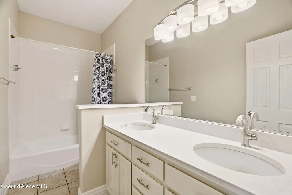 1611 E Heritage Lane Spokane WA 99208