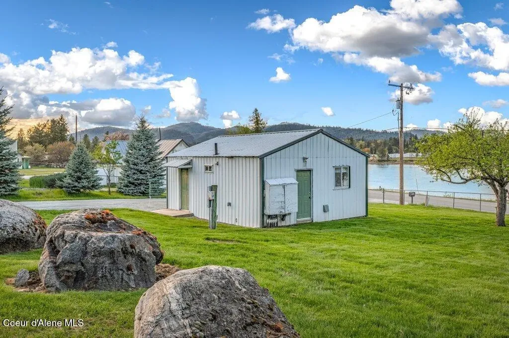 17768 Dufort Road Priest River ID 83856