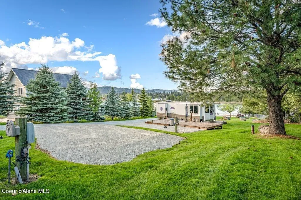 17768 Dufort Road Priest River ID 83856