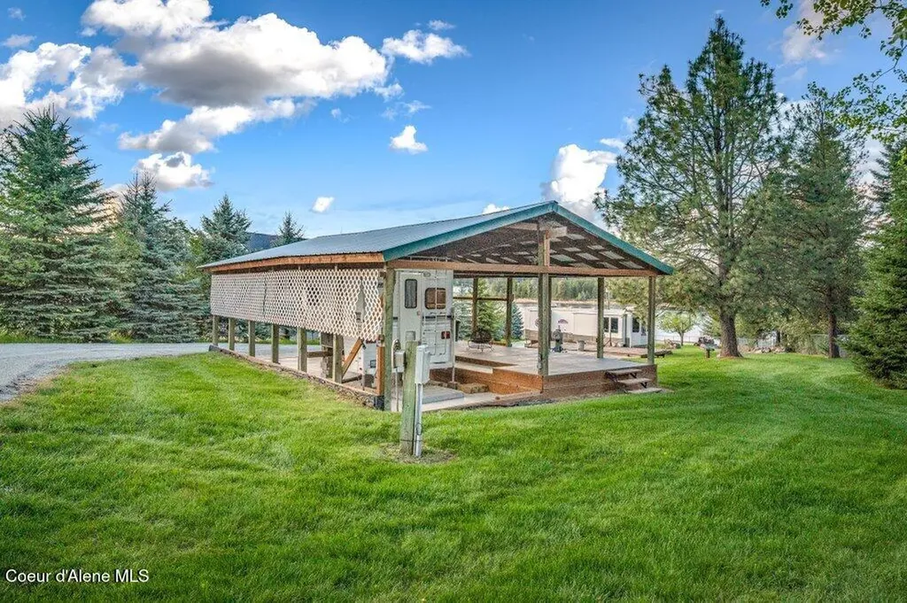 17768 Dufort Road Priest River ID 83856
