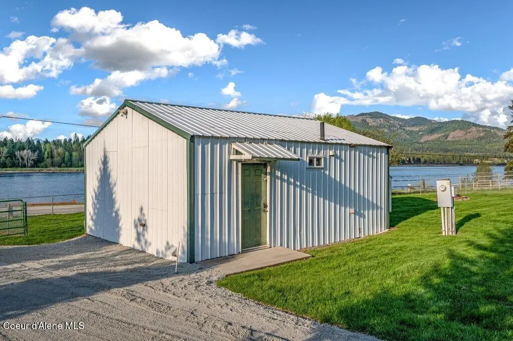 17768 Dufort Road Priest River ID 83856