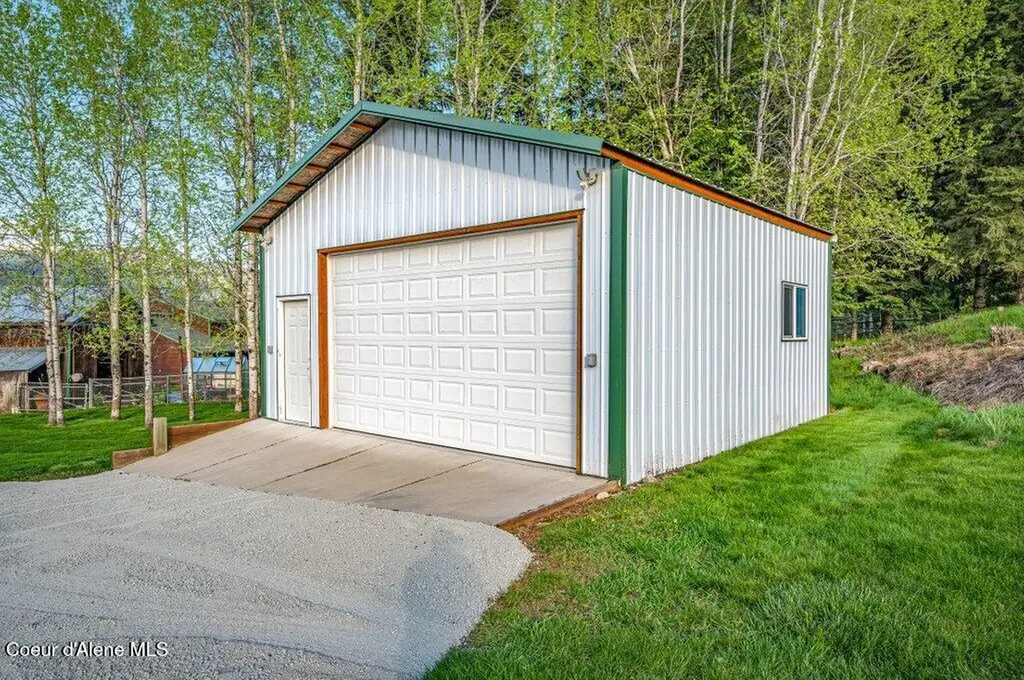 17768 Dufort Road Priest River ID 83856