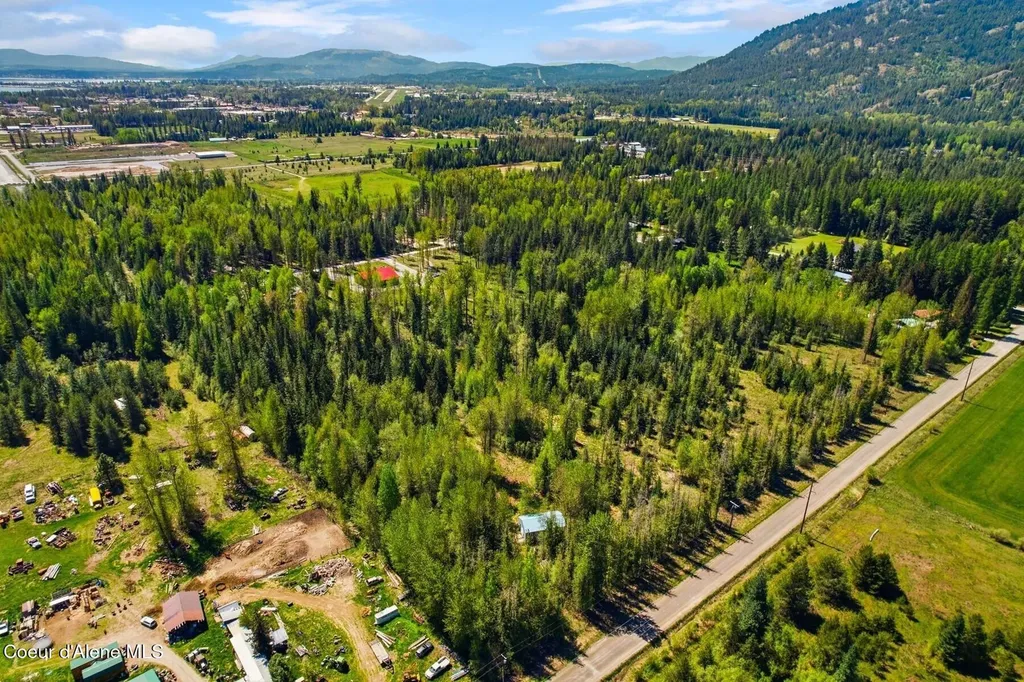 522 E Bronx Road Sandpoint ID 83864