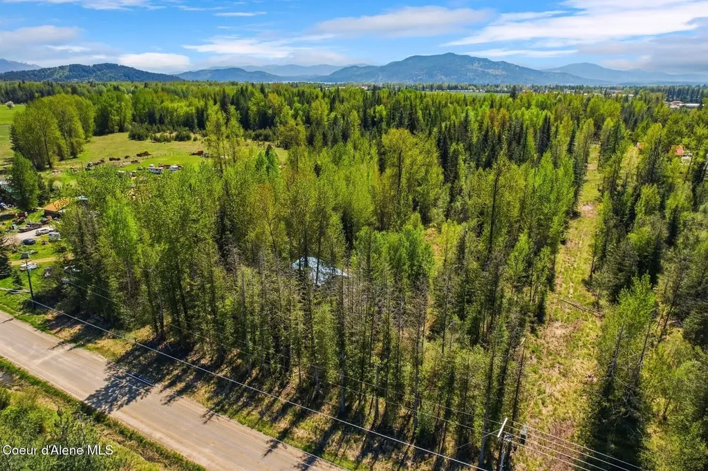 522 E Bronx Road Sandpoint ID 83864
