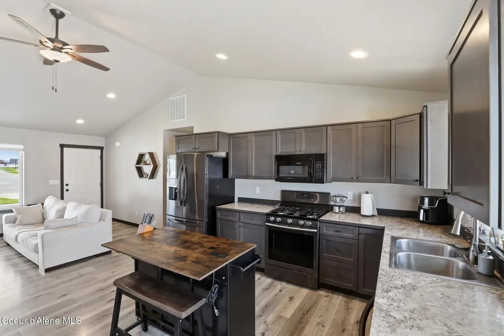 12183 N Gipper Loop Rathdrum ID 83858