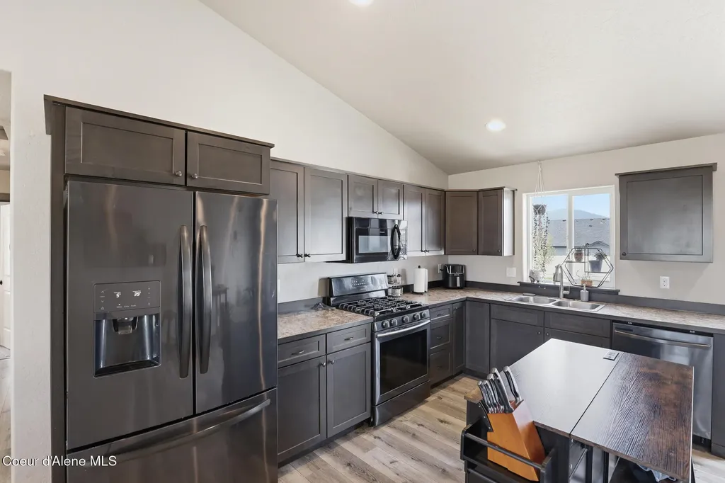 12183 N Gipper Loop Rathdrum ID 83858