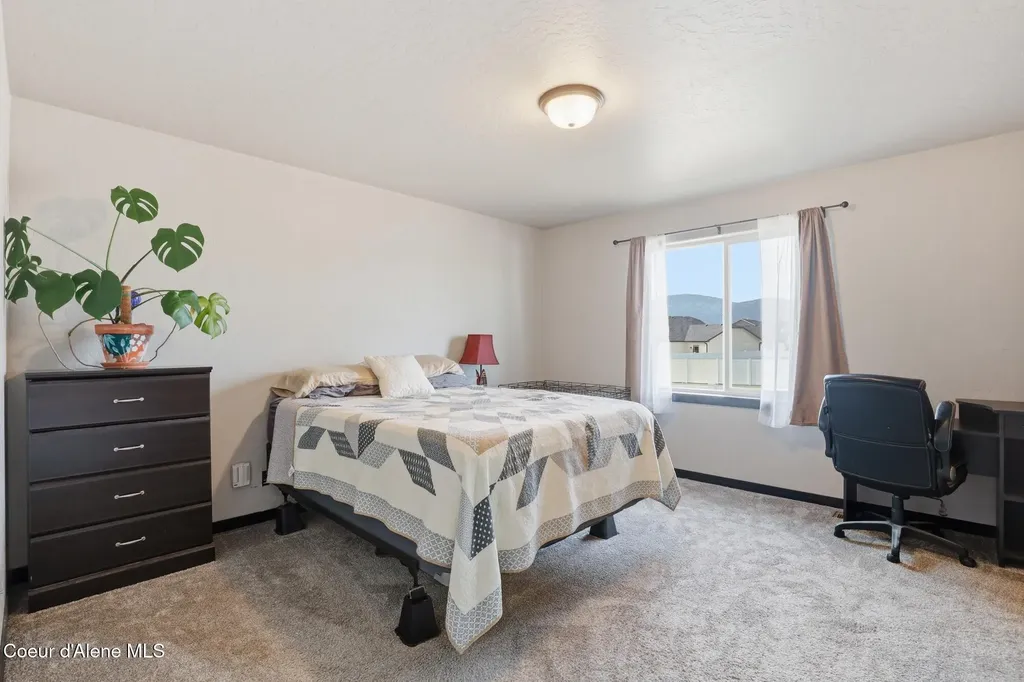 12183 N Gipper Loop Rathdrum ID 83858