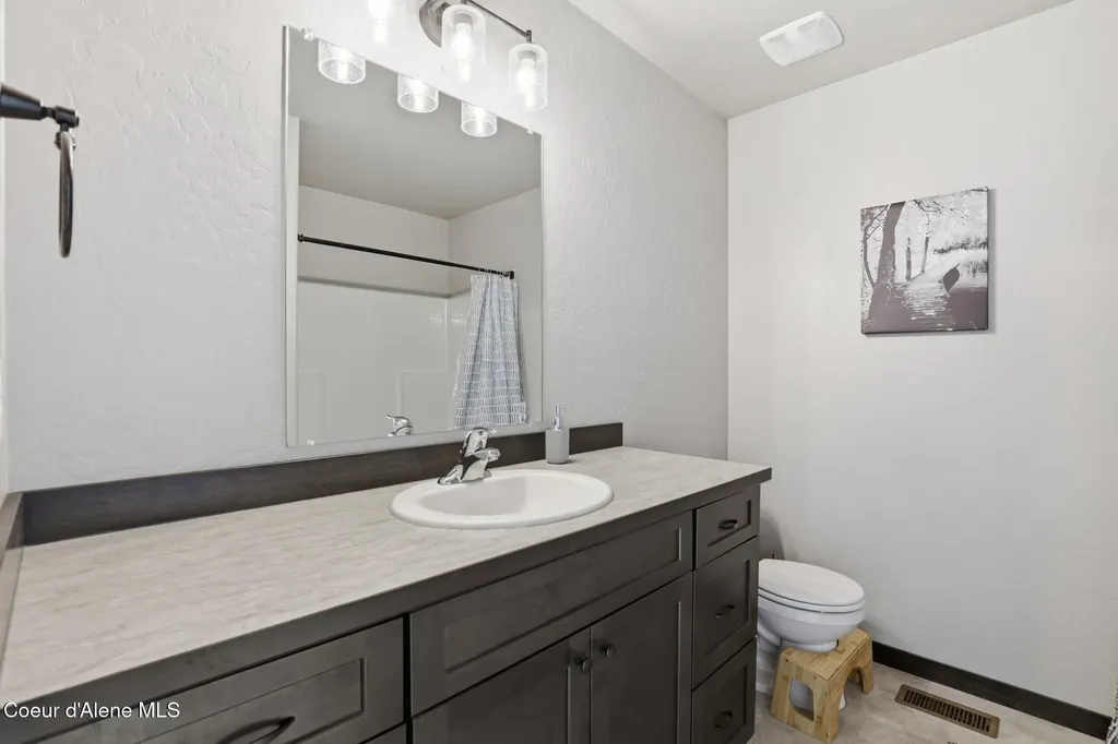 12183 N Gipper Loop Rathdrum ID 83858