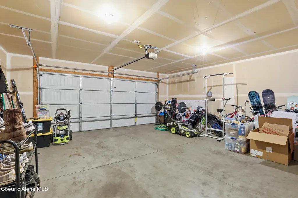 12183 N Gipper Loop Rathdrum ID 83858