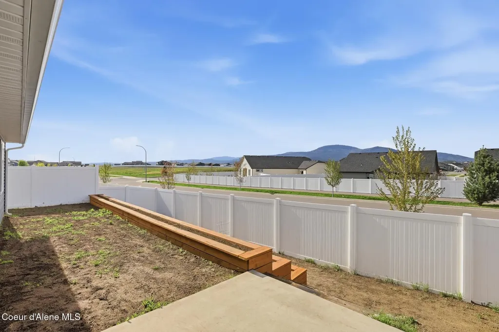 12183 N Gipper Loop Rathdrum ID 83858