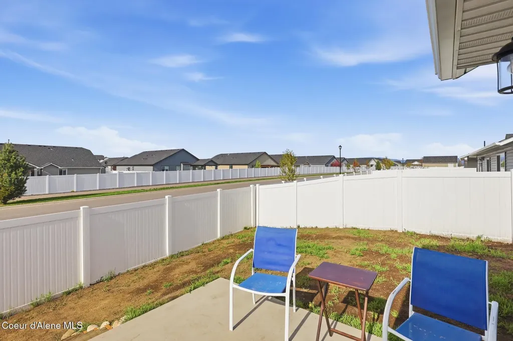 12183 N Gipper Loop Rathdrum ID 83858