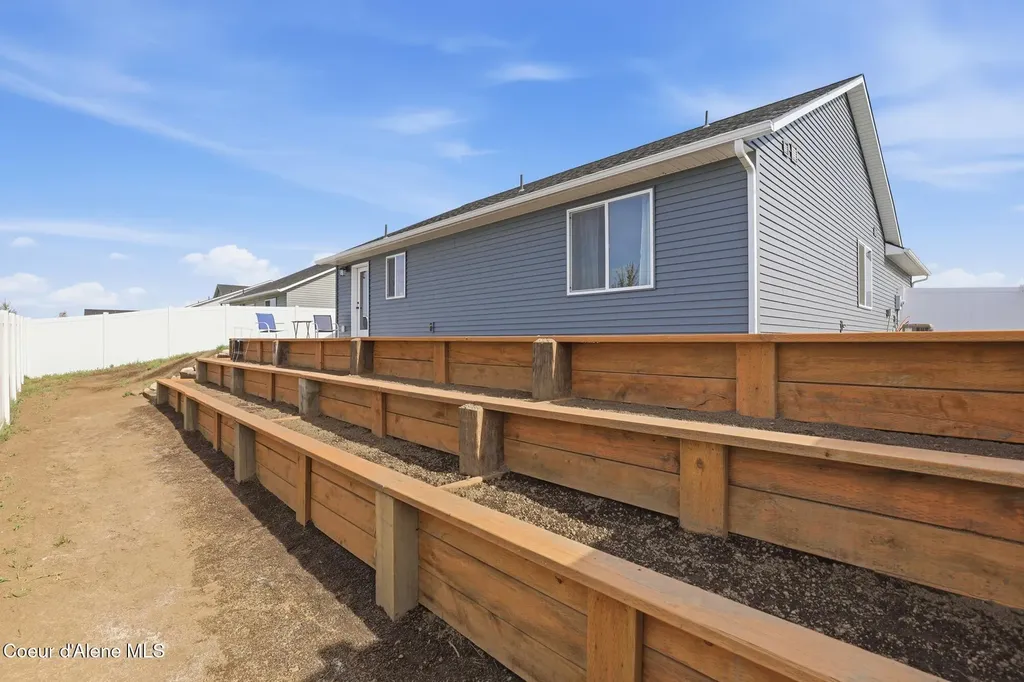 12183 N Gipper Loop Rathdrum ID 83858