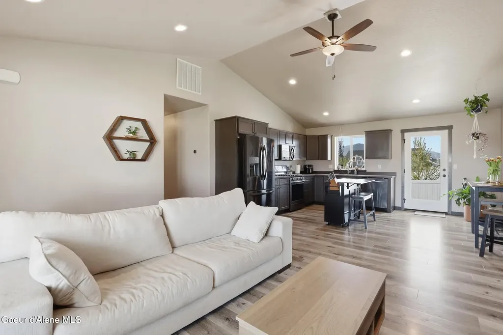 12183 N Gipper Loop Rathdrum ID 83858