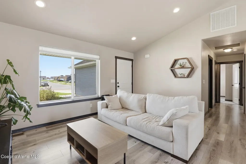 12183 N Gipper Loop Rathdrum ID 83858