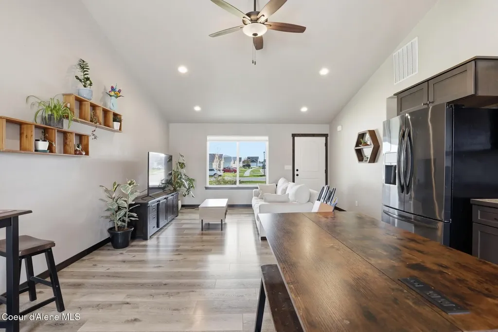 12183 N Gipper Loop Rathdrum ID 83858