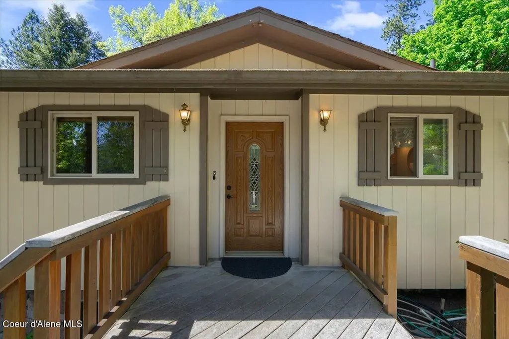 16259 W Hollister Hills Drive Hauser ID 83854