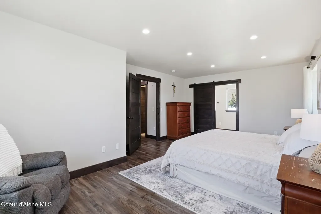 1525 W Miles Avenue Hayden ID 83835