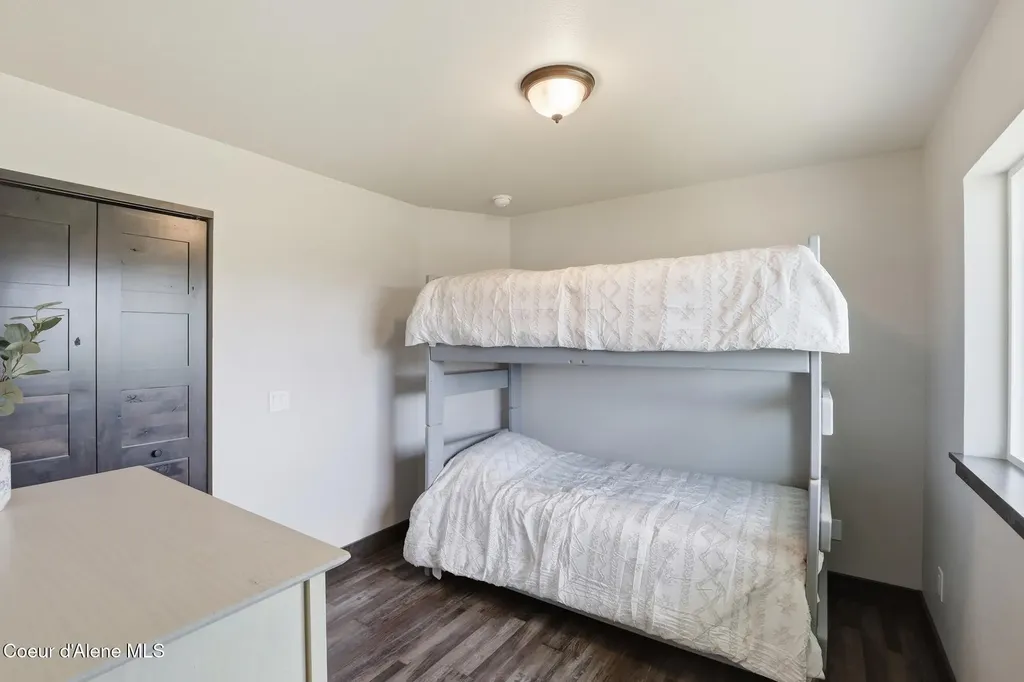 1525 W Miles Avenue Hayden ID 83835
