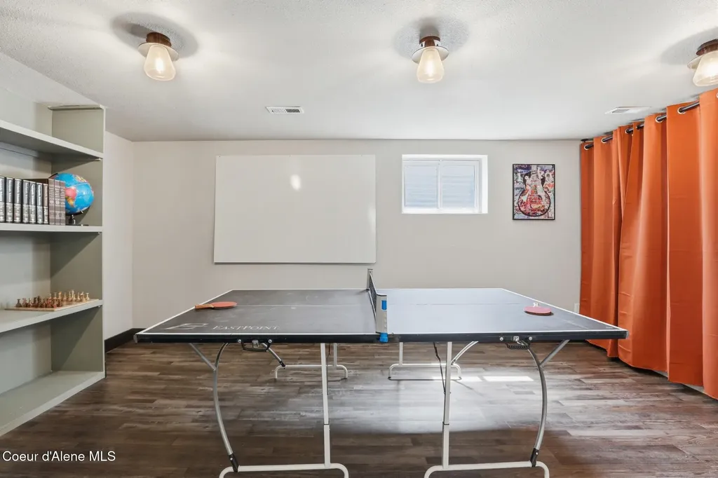 1525 W Miles Avenue Hayden ID 83835