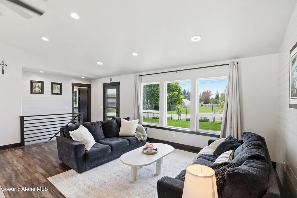 1525 W Miles Avenue Hayden ID 83835