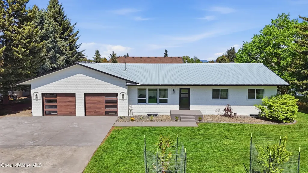 1525 W Miles Avenue Hayden ID 83835