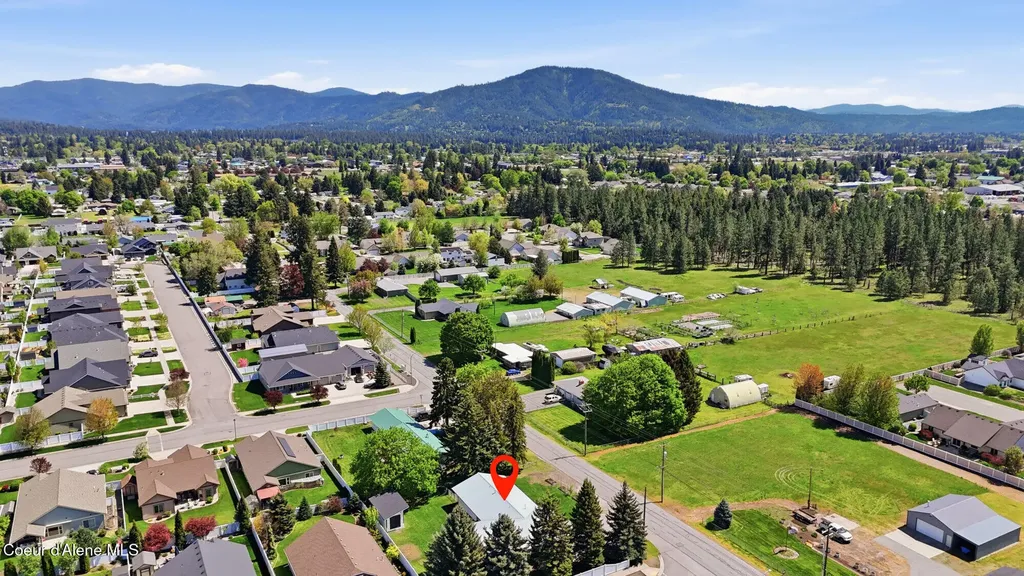 1525 W Miles Avenue Hayden ID 83835