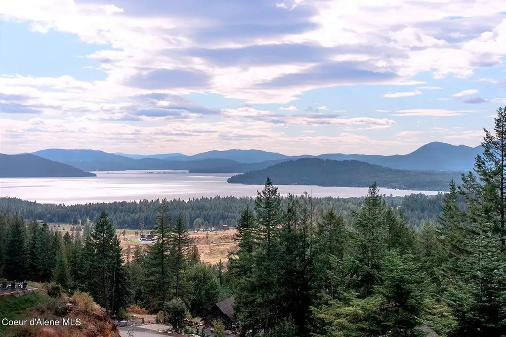 101 Green Monarch Lane Sandpoint ID 83864