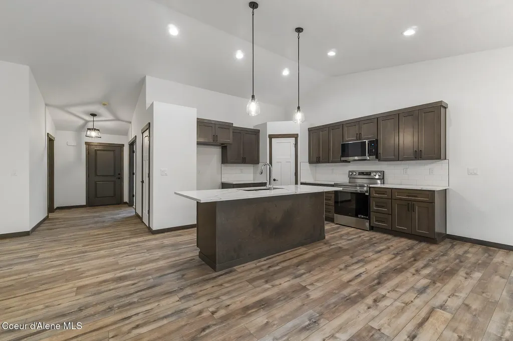 880 E Valley Street S Oldtown ID 83822