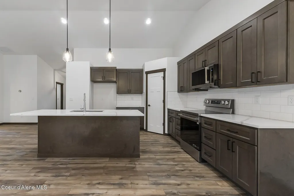880 E Valley Street S Oldtown ID 83822