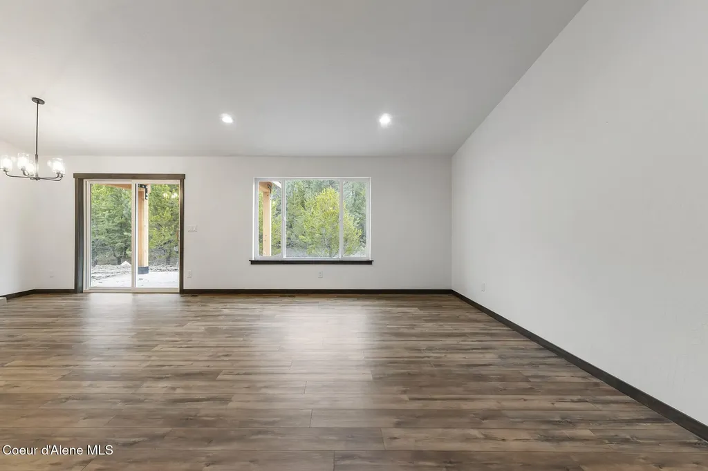 880 E Valley Street S Oldtown ID 83822
