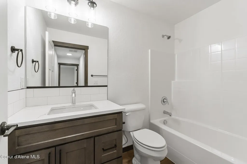 880 E Valley Street S Oldtown ID 83822