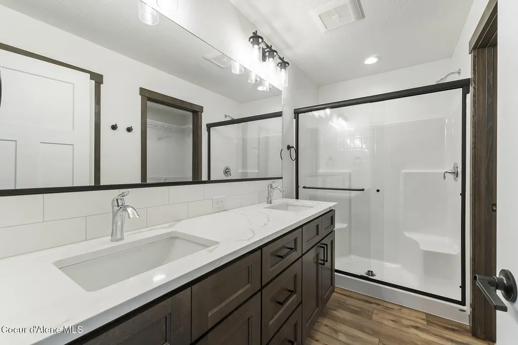 880 E Valley Street S Oldtown ID 83822