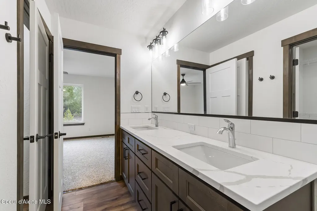 880 E Valley Street S Oldtown ID 83822