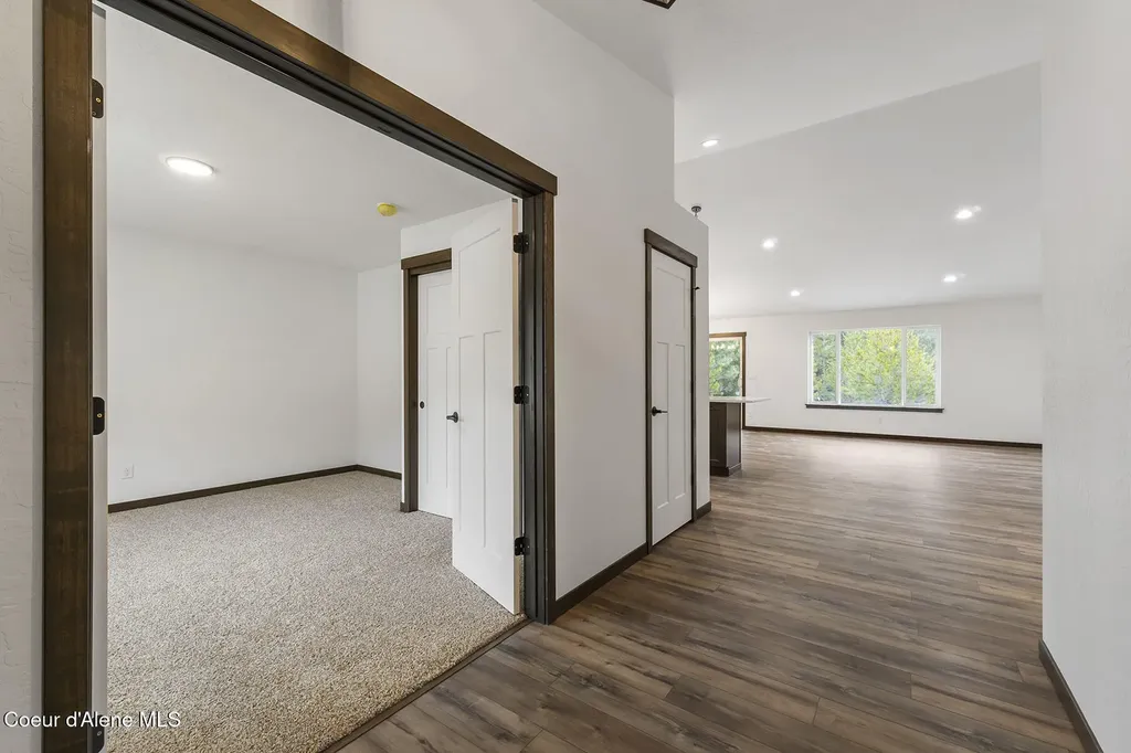 880 E Valley Street S Oldtown ID 83822