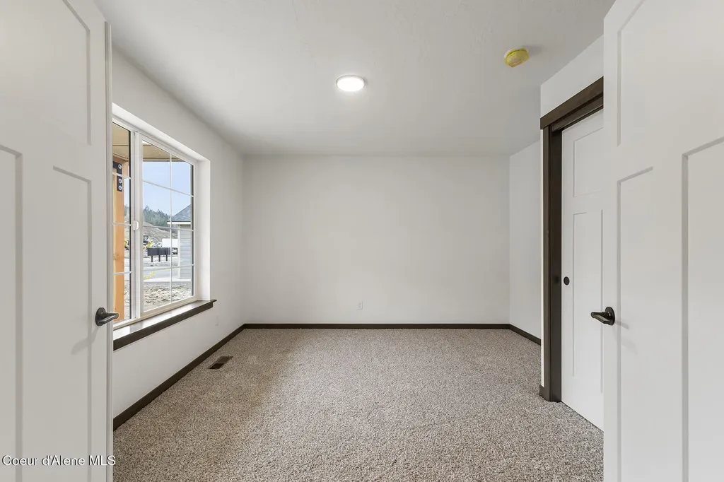 880 E Valley Street S Oldtown ID 83822
