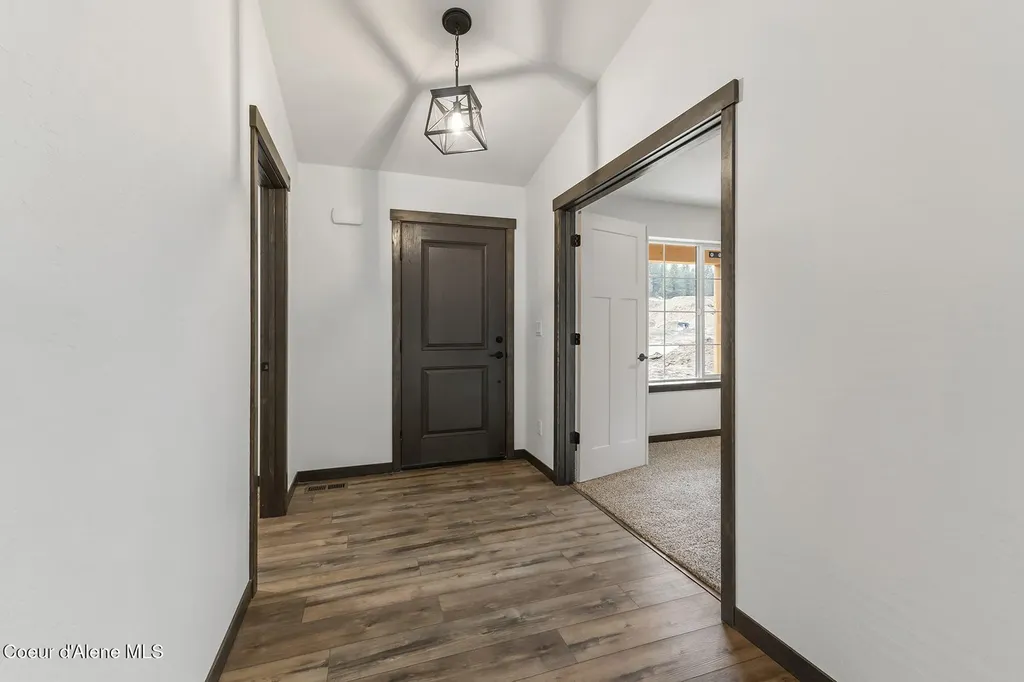 880 E Valley Street S Oldtown ID 83822